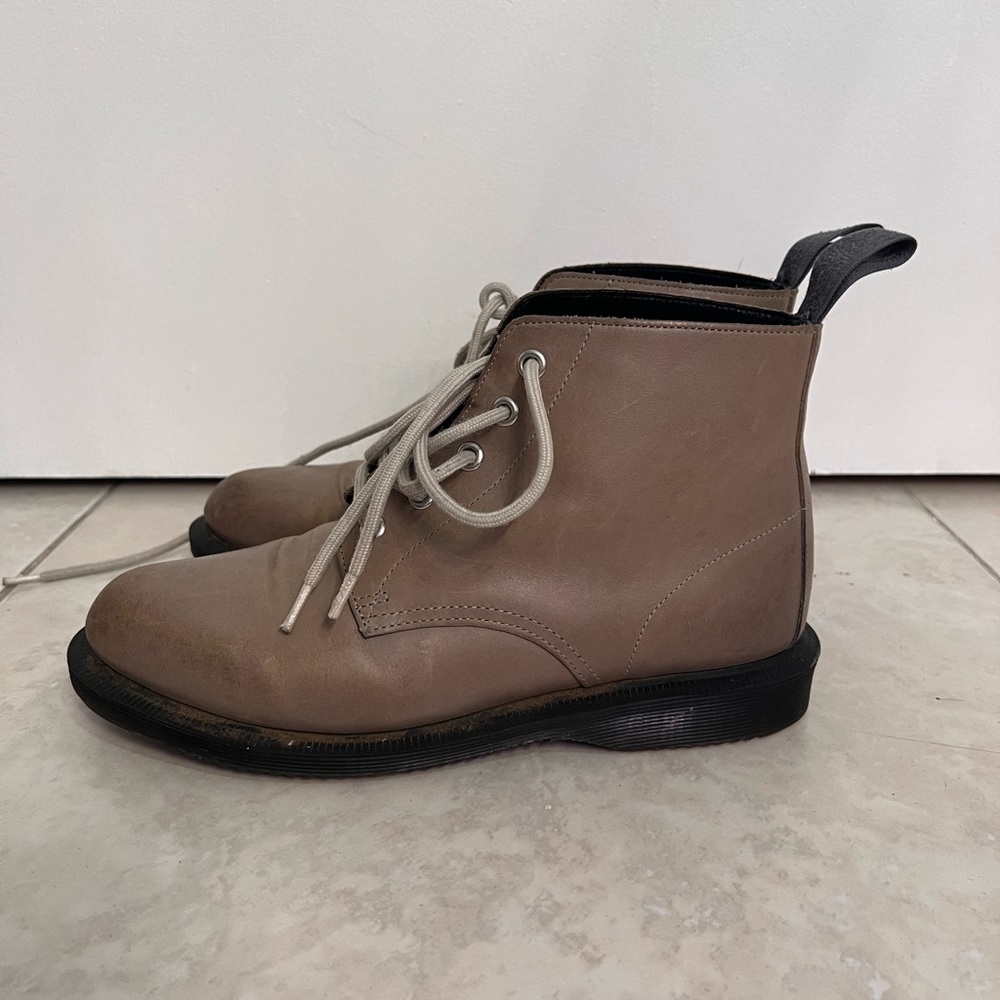 FINAL SALE Dr. Martens boots